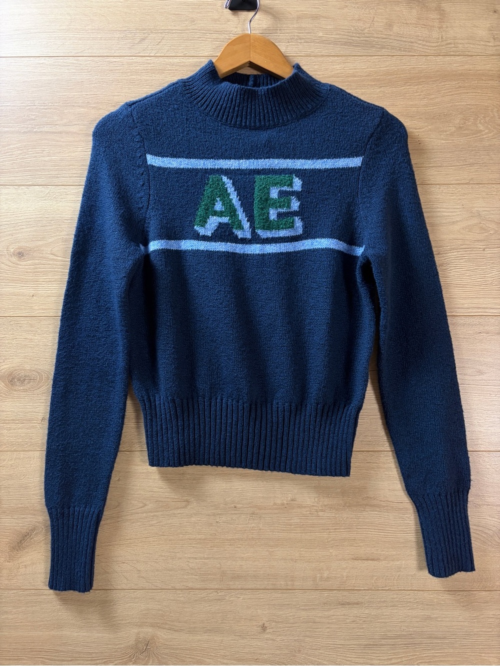 American Eagle Women’s Navy Logo Mock Neck Sweater NWT Small